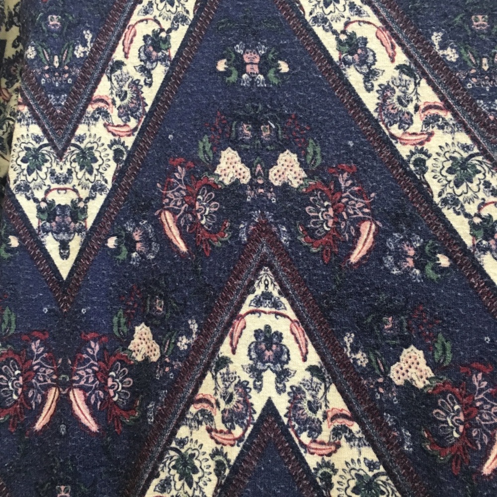 Maternity Top - Picture 2 of 2